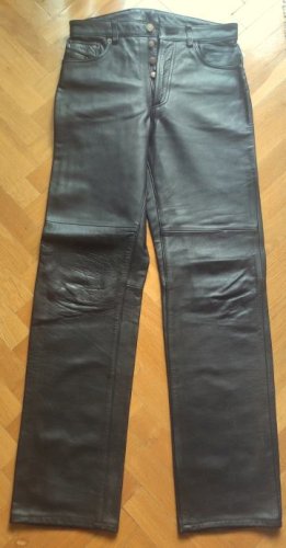 Kožna jakna i hlače