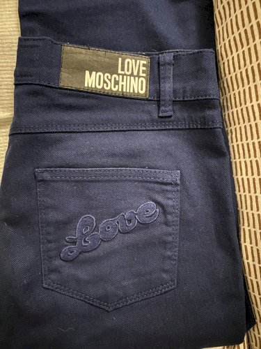 Nove Moschino Hlače 28