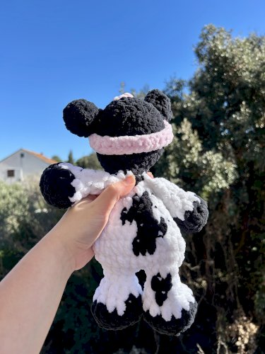 Ručno heklana plišana kravica