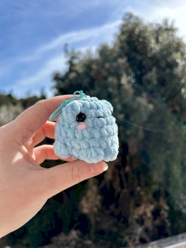 Dva heklana plišana privjeska žabice