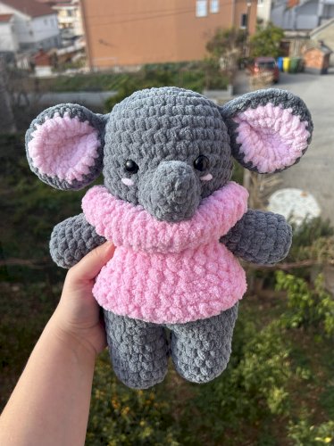 Ručno heklana plišana slonica