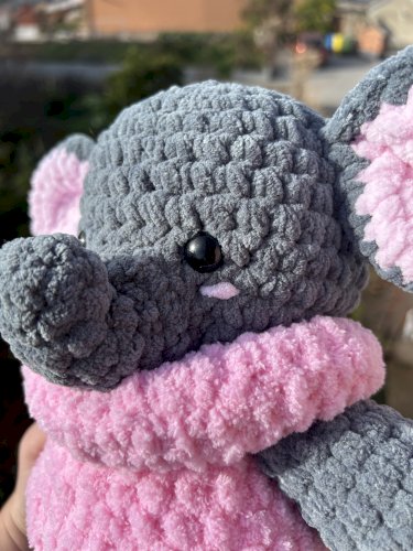 Ručno heklana plišana slonica