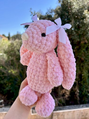 Ručno heklani jellycat zeko