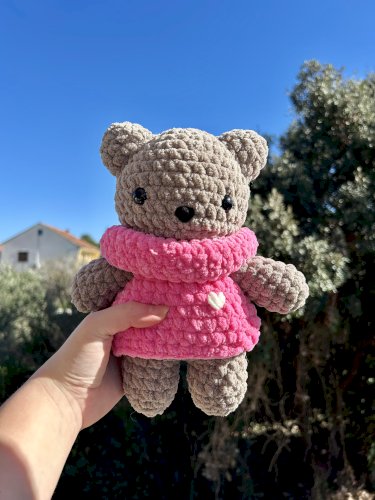 Ručno heklani plišani medo