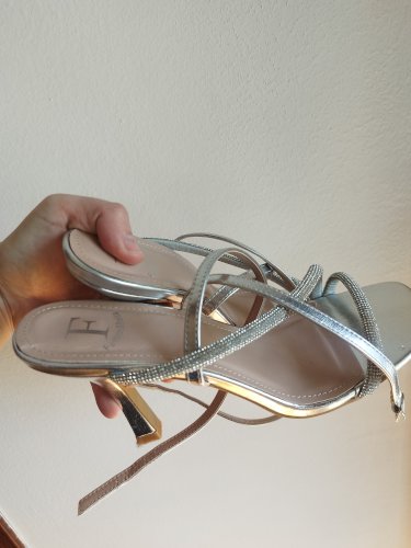 Srebrne sandale 