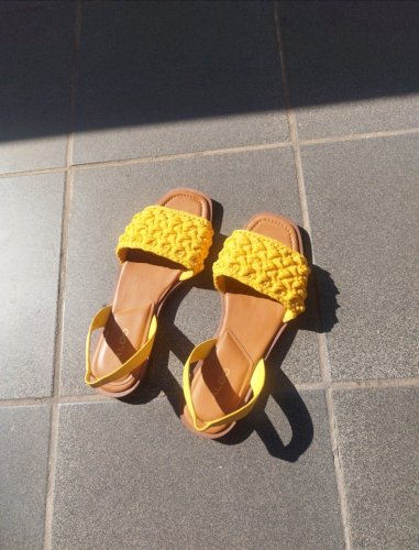 Žute sandale