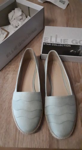 Nove espadrile