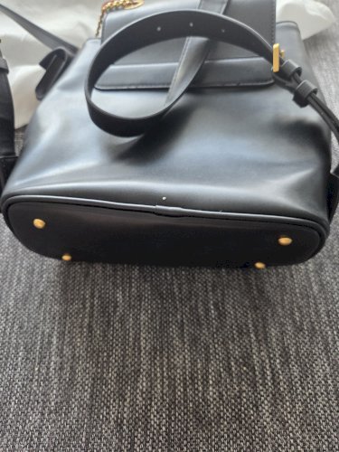 Guess ruksak