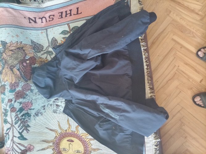 3 jakne  1  majca dugih rukava 