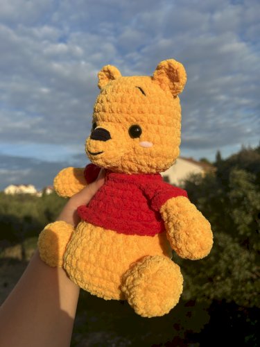 Ručno heklani plišani Winnie Pooh  27cm
