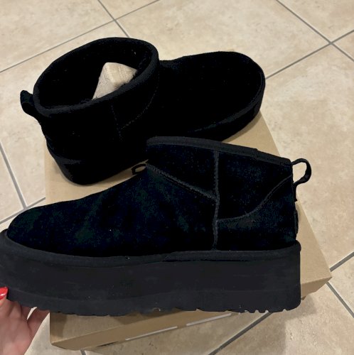 Crne uggsice plarforma mini boots mini platform black ugg