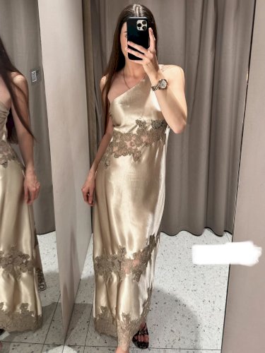 Zara viralna saten cipka haljina asimetricna boja sampanjca novo