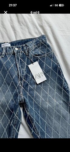 Zara viralne traperice s kristalima cirkonima 