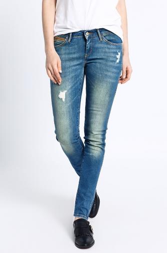 Wrangler - Džíny Courtney Sandy Blues Wrangler - Džíny Courtney Sandy Blues