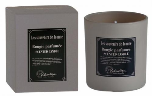 Vonná svíčka Lothantique LES SOUVENIRS DE JEANNE, 140 g Vonná svíčka Lothantique LES SOUVENIRS DE JEANNE, 140 g