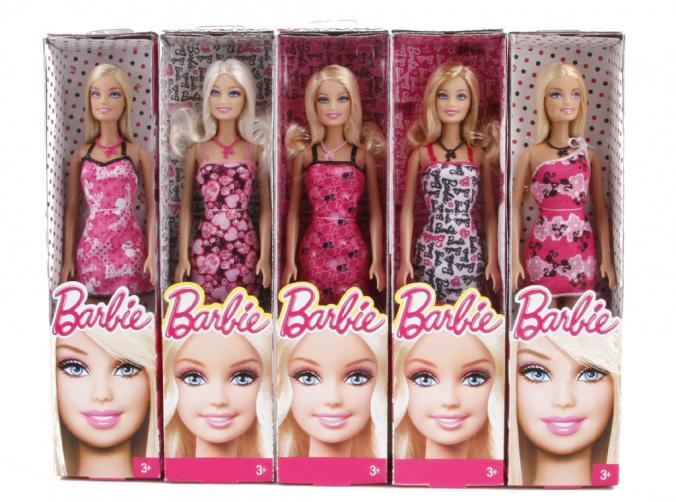 Barbie v šatech Barbie v šatech