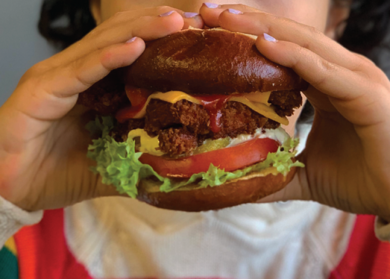 HAMBURGERİN ATASI DEĞİL,