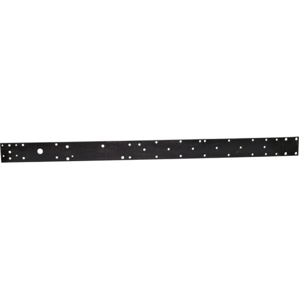 Angled front view with bag zipped and handles upright.