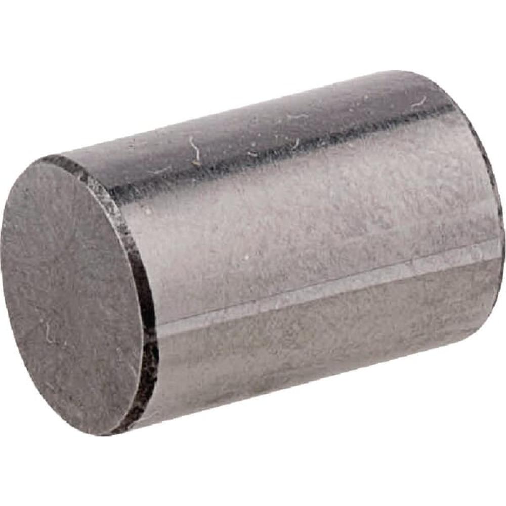 Angled front view with bag zipped and handles upright.