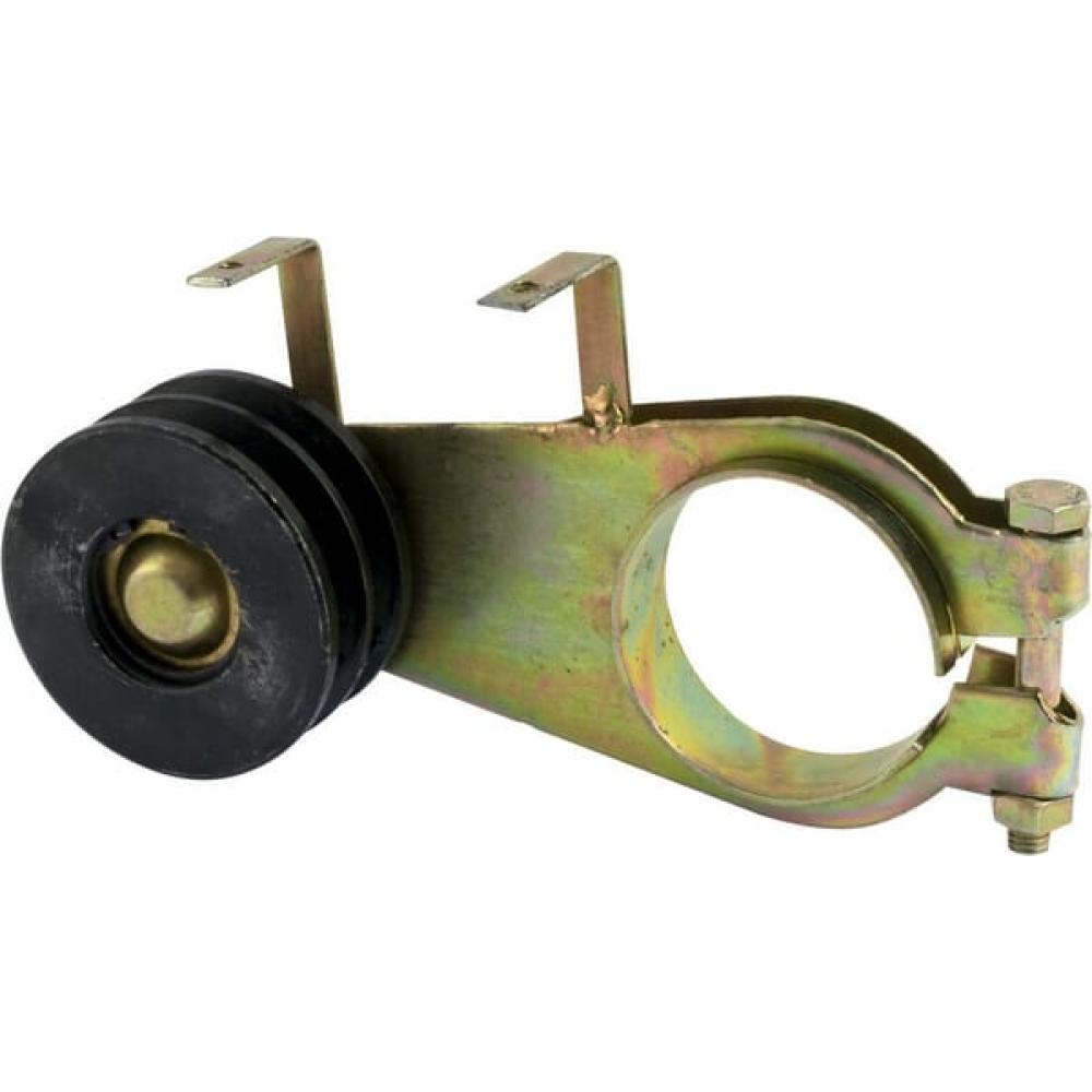 Angled front view with bag zipped and handles upright.