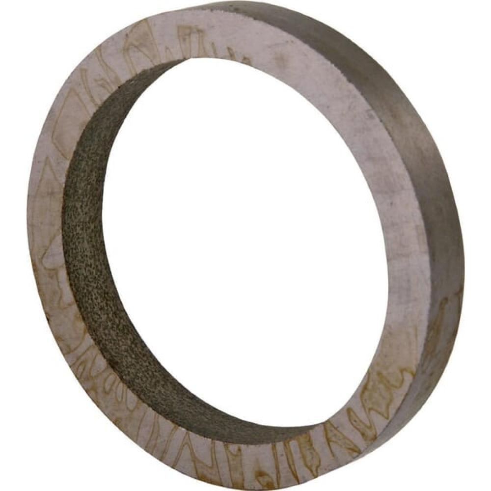 Angled front view with bag zipped and handles upright.