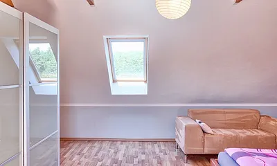 Doppelbett im Schlafzimmer