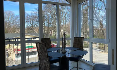 Essplatz in der Loggia