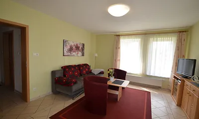 FeWo     Nr 2 WZ mit Schlafcouch ausziehbar und Terrasse ,WLAN Anschluss Kostenfrei