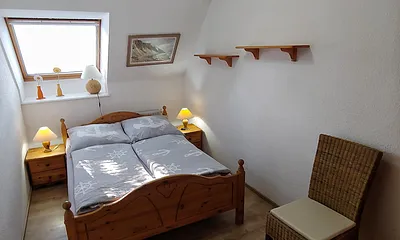 Schlafzimmer 1