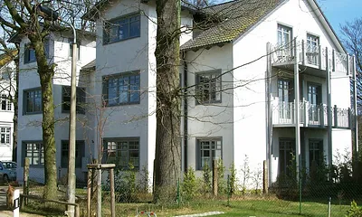 Die Wohnung verfügt über einen Balkon.