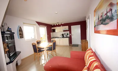 Haus "Idylle am Meer" **nur 300 m zum Sandstrand**, 2-Zimmer-Ferienwohnung (Rubin)