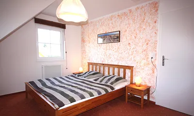 Schlafzimmer mit zusätzl. Schlafsofa