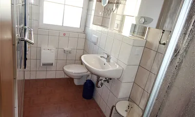 Tageslichtbad mit Dusche