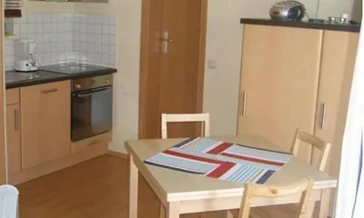 Wohnküche mit kompletter Einbauküche, Geschirrspüler, Backofen, Gefrierfach, ..