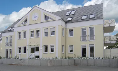 Das Haus wurde 2004 im Stil der Bäderarchitektur erbaut und sehr exklusiv augestattet.