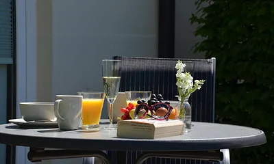 Terrasse mit Gartenmöbel