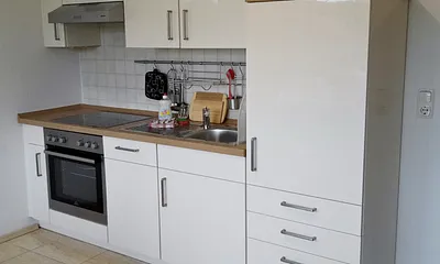 neue Küche mit Geschirrspüler