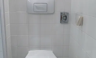 Bad mit Dusche und WC