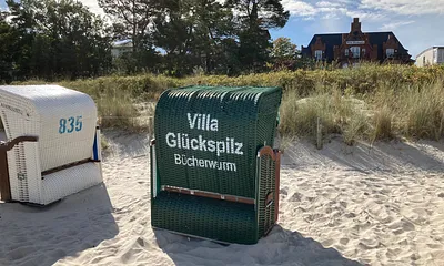 Von Mai bis September ist ein Strandkorb am Strand für Sie kostenfrei reserviert.