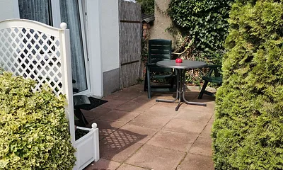 Eingang und kleine Terrasse