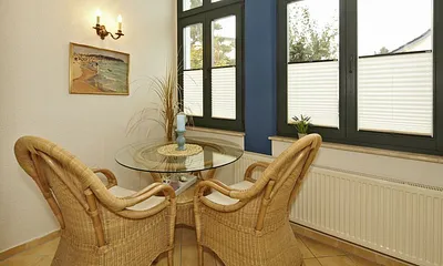 Esstisch im Wohnbereich / Erker