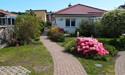 Gartenweg zu Ihrem Ferienhaus