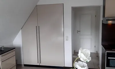 Blick vom Wohn-und Schlafzimmer in den Flur