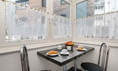 Der Eßplatz für 2 Personen.