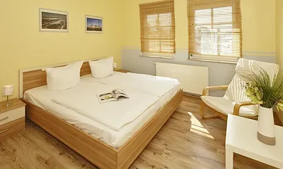 Doppelbett im Schlafzimmer