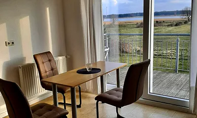 Esstisc, neue Stühle und Weite