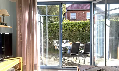 Schöner Sitzbereich für sonnige Frühstücke