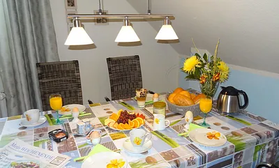 Essbereich - frische Brötchen werden geliefert