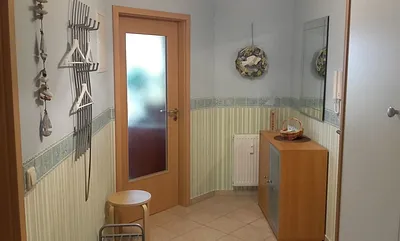 Eingangsbereich / Flur mit Schrank