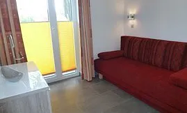 kleines Schlafzimmer mit Schlafcouch (1,60m breit)